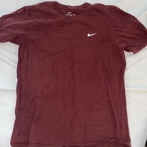 Brand - Nike. Size - M. Color - burgundy.
